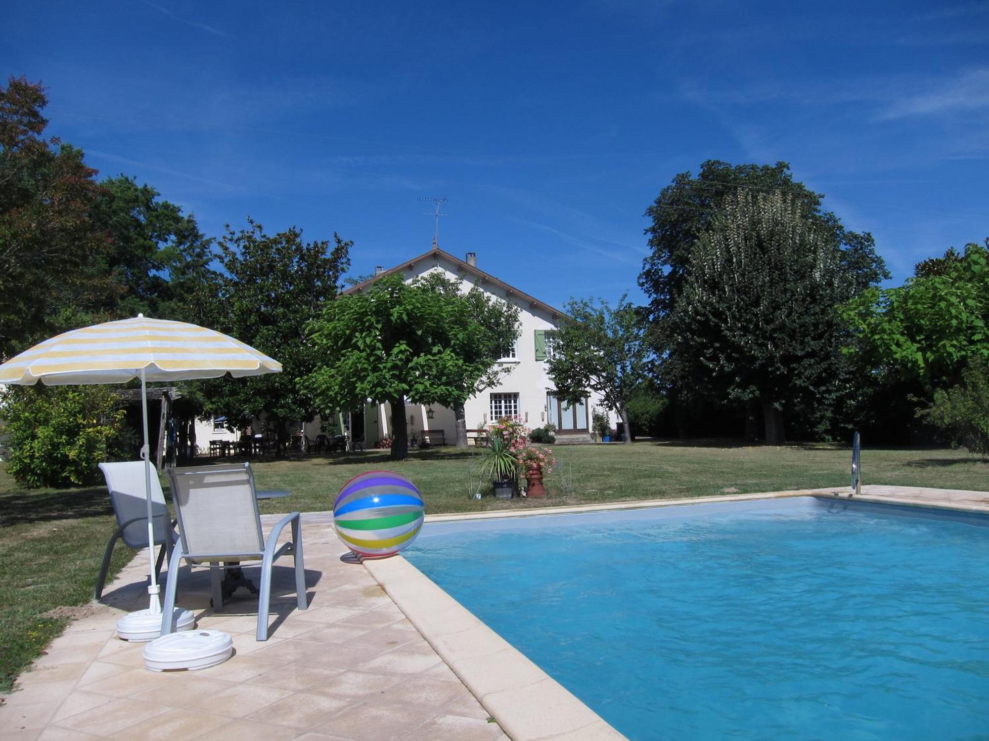 The Retreat @ Le Grand Bois Bed & Breakfast Miramont-de-Guyenne Exterior foto