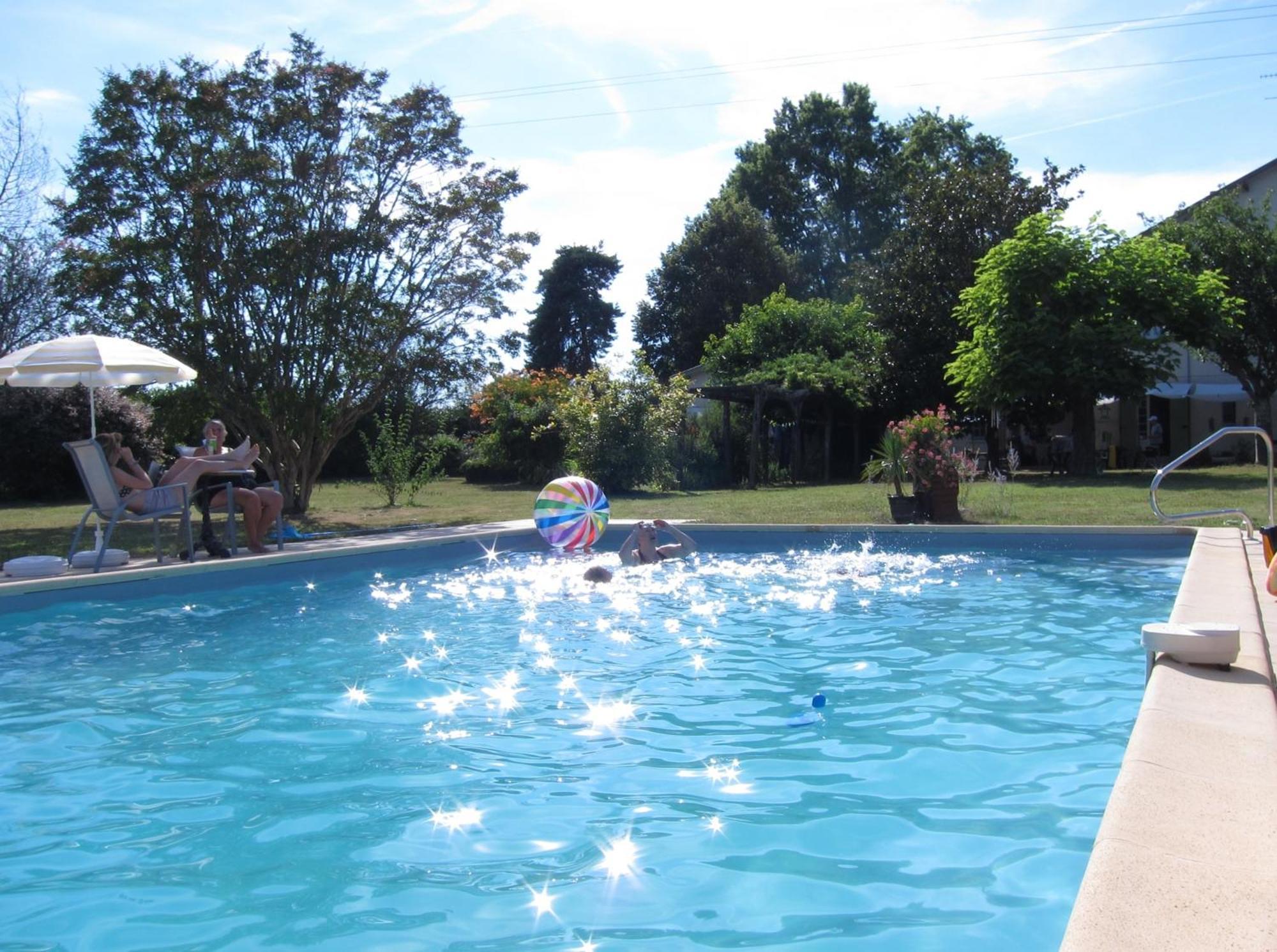 The Retreat @ Le Grand Bois Bed & Breakfast Miramont-de-Guyenne Exterior foto